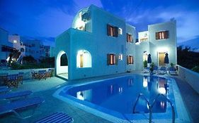 Kelenis Apartments